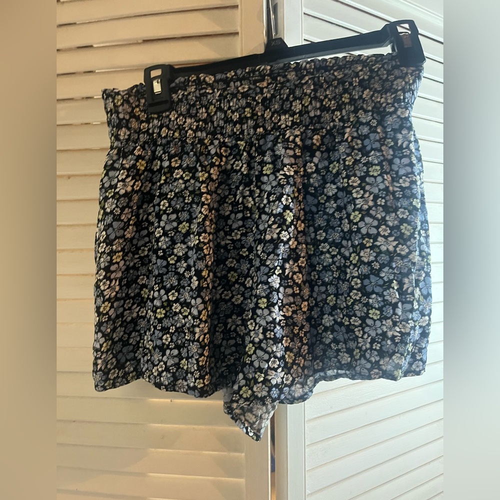 H&M Divided Patterned Skort